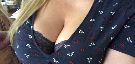 XLeila89 xxx pornstar image