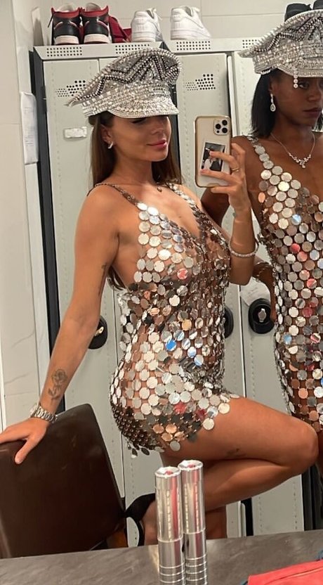 Bella mnz model beautiful img