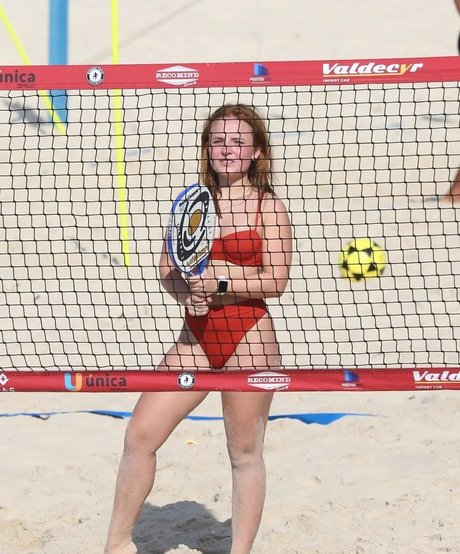 Larissa Manoela model sexy galleries