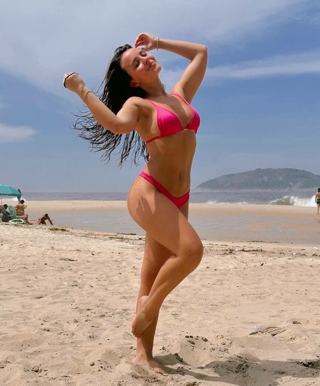 Larissa Manoela erotic actress image