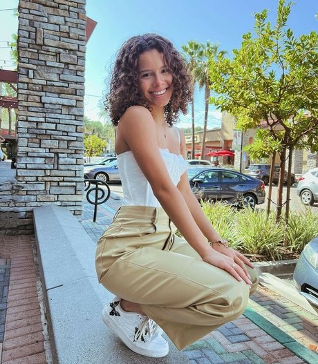 babe brunette onlyfans beautiful pics