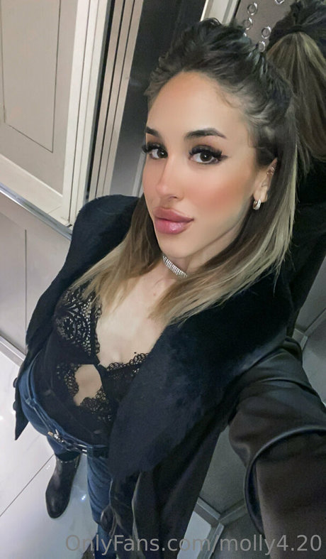 molly4 20 model hd image