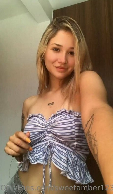 camil0530 erotic model archive