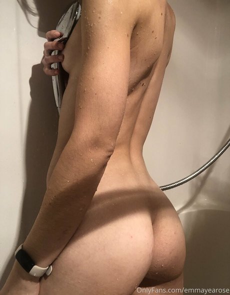 influencer girls onlyfans pornographic images