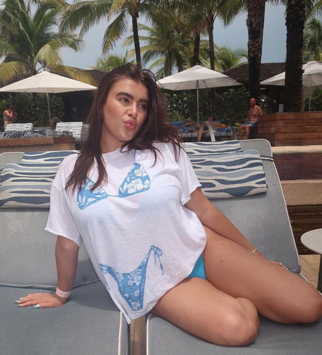 Kalani Hilliker sexy star photos