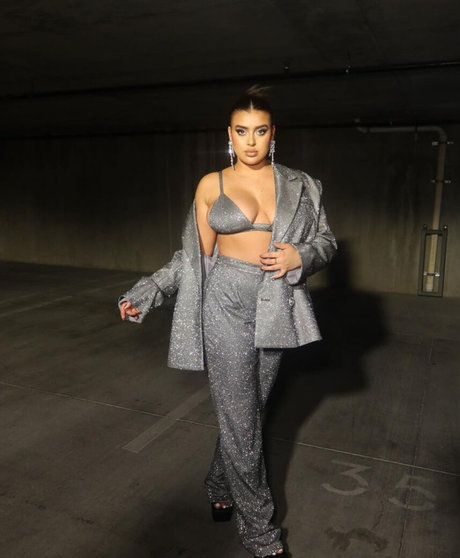 Kalani Hilliker nude model galleries