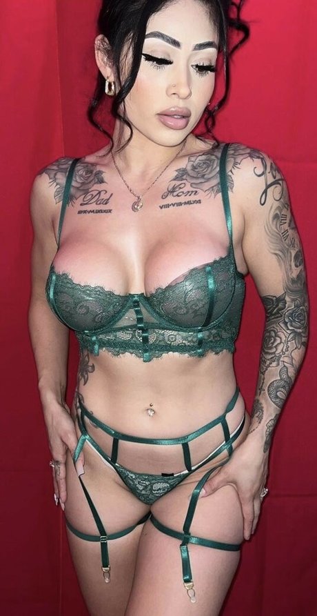 therealissalicious adult star galleries