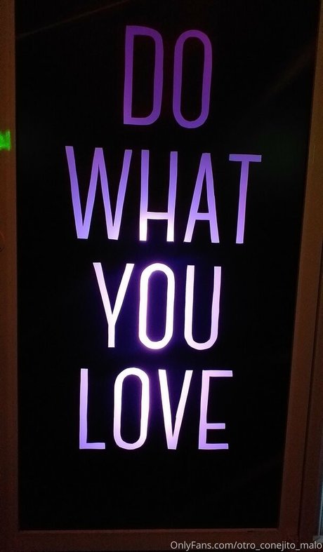 bunnybanajii nude model image