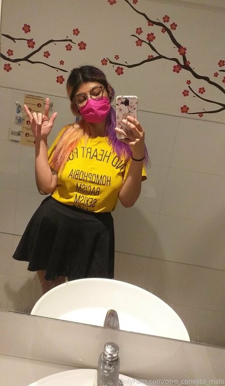 busty redhead teen onlyfans art naked pic