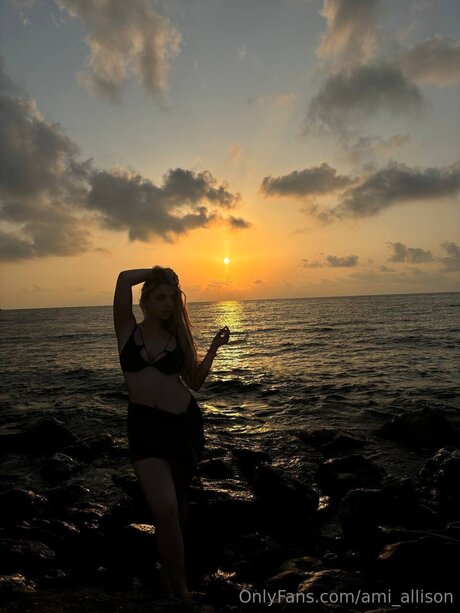 ami allison hot model photo