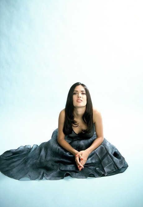 Salma Hayek star erotic galleries