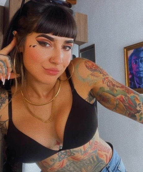 Lauzapata95 pornographic star gallery