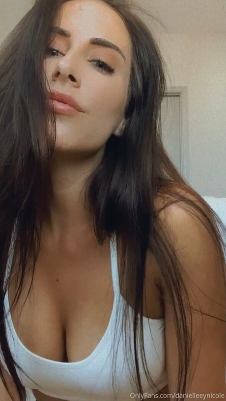 danielleeynicole hot star galleries