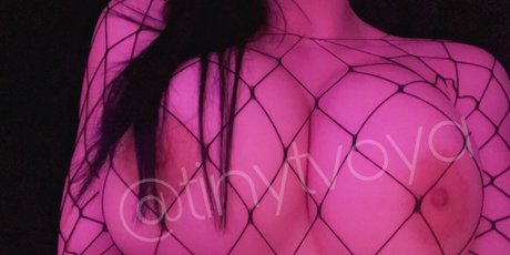 tinytvoya pornographic model img