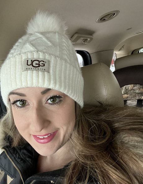 Momdd98 model erotic img