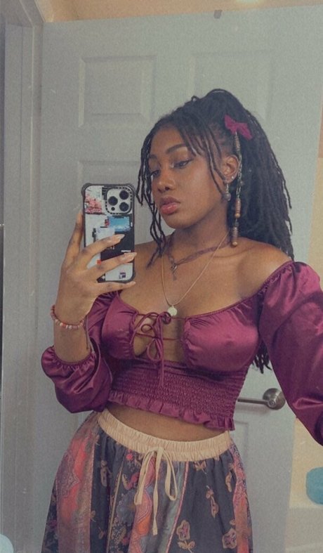 Paris Senpai pornstar naked images