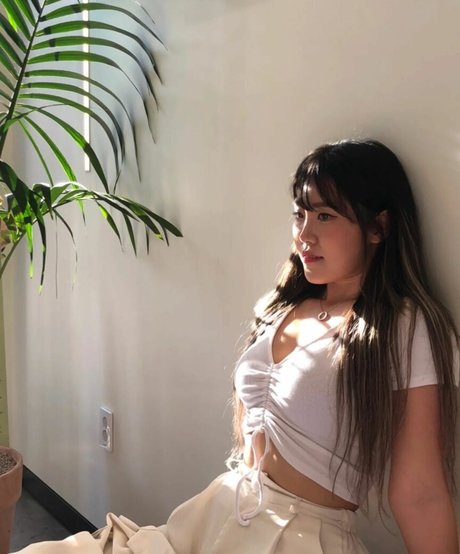 Yuggie TV hd model image