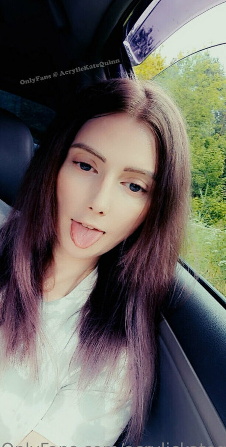 acrylickatequinn free top model image