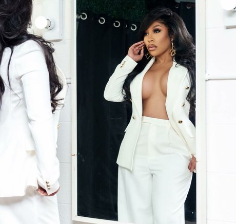 K Michelle star art archive