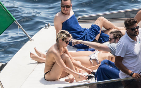 petite asian onlyfans sexy picture