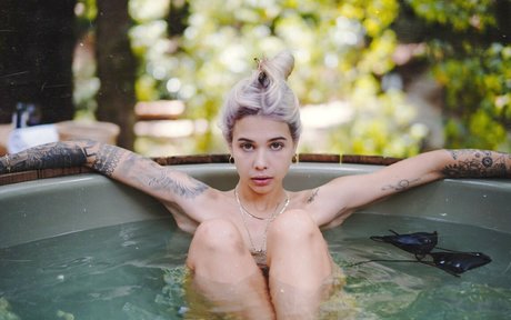 Aygrecia hot star pictures