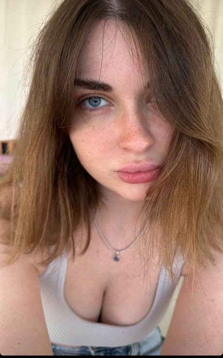 cute big tits onlyfans top photos