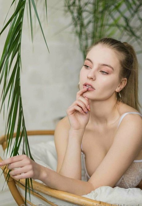 Aliceinadultland star exclusive archive