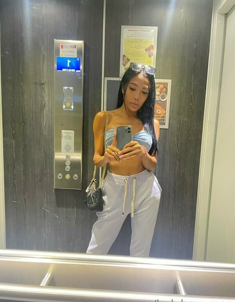 ladyboyxmos model free gallery