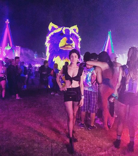 Yana Mori erotic actress pic