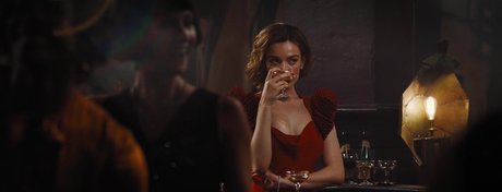 Emma Mackey sexy actress pics