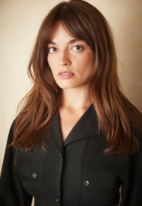 Emma Mackey model hd images