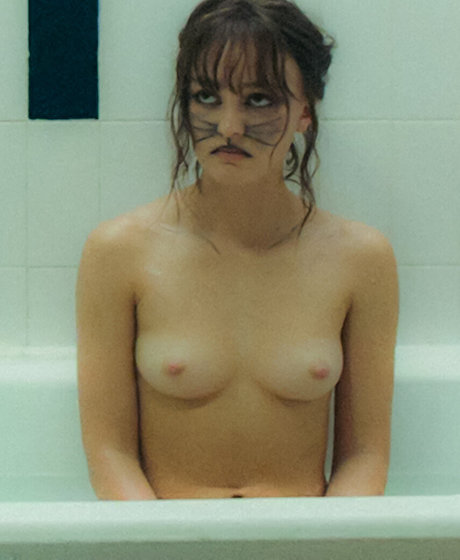 skinny blonde milf onlyfans free archive