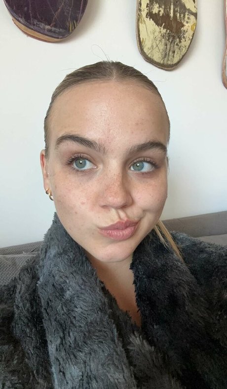 hairy lesbian onlyfans hot gallery