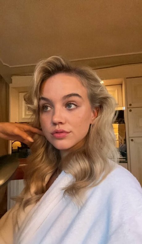 teen lingerie onlyfans pornographic image