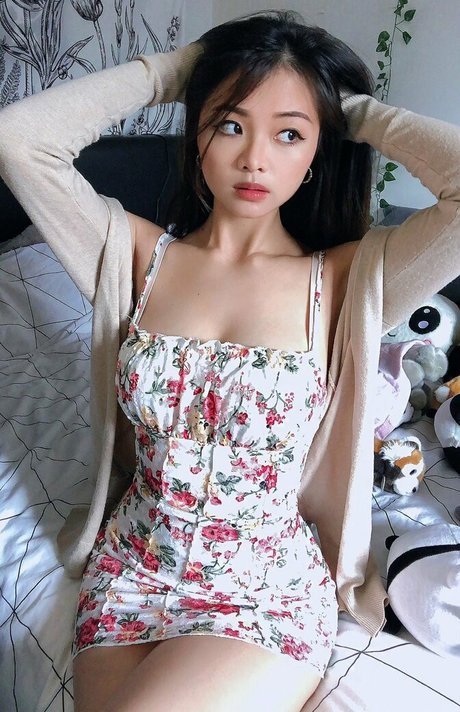 Cindy Phan erotic pornstar photos