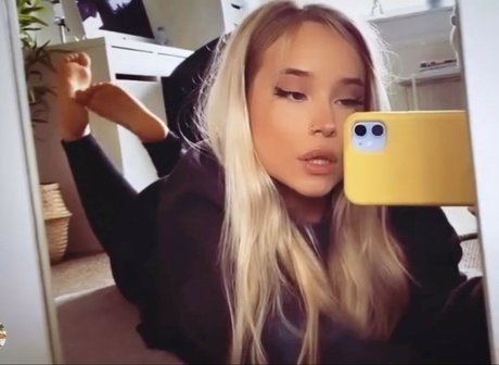 Decadex beautiful pornstar gallery