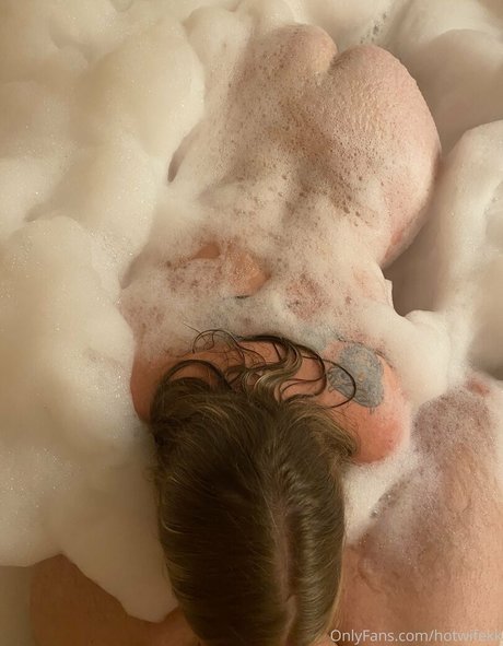 hotwifekk star exclusive pictures