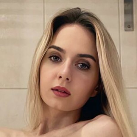 Stacy swan star top image