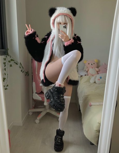 small tits asian onlyfans free nude pic