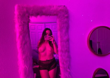 petite asian onlyfans nudes picture