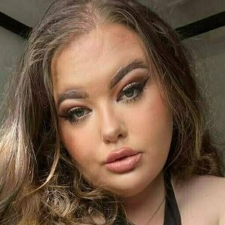 shpookyseraph model adult pic