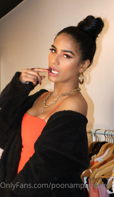 poonampandeytv high quality actress galleries