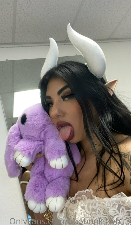 Boobookittyb13 hd pornstar gallery