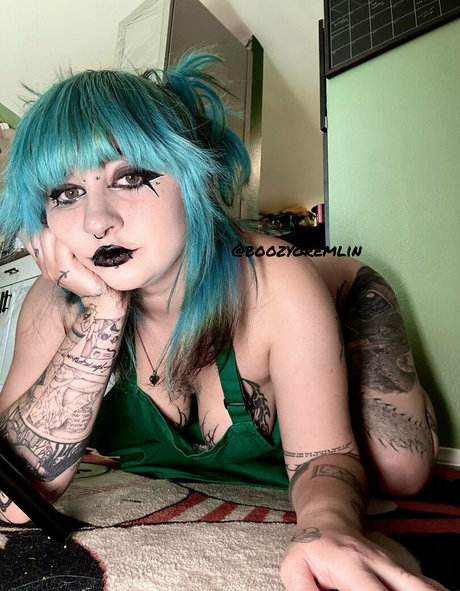 boozygremlin art model images