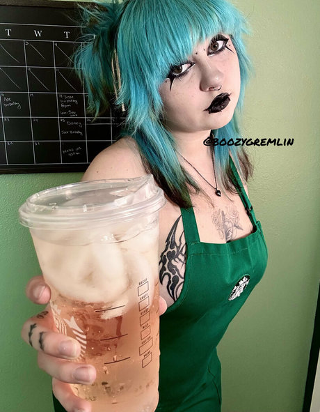 boozygremlin star nude pictures