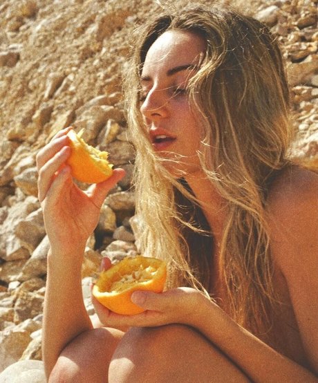 Lyzabeeth pornstar top photo