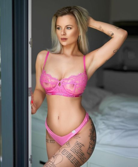 Shorty Holly erotic actress archive