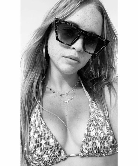 Ryann Shane star exclusive photo