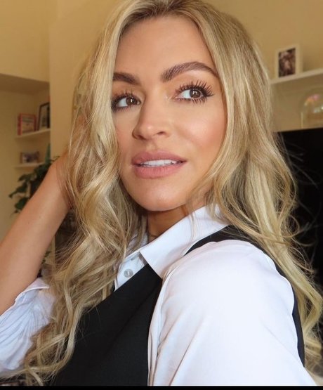 Laura Woods pornstar erotic pics