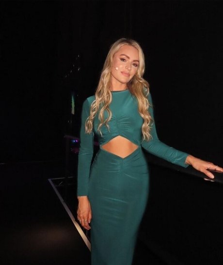 Laura Woods model sex gallery